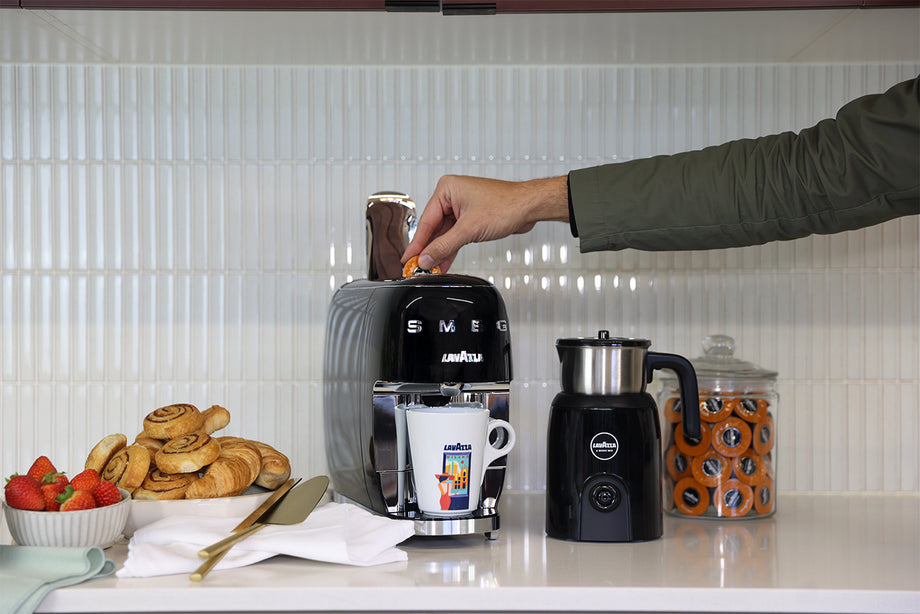 Smeg Lavazza Espresso Modo Mio Machine Coffee Pod Machine Cream